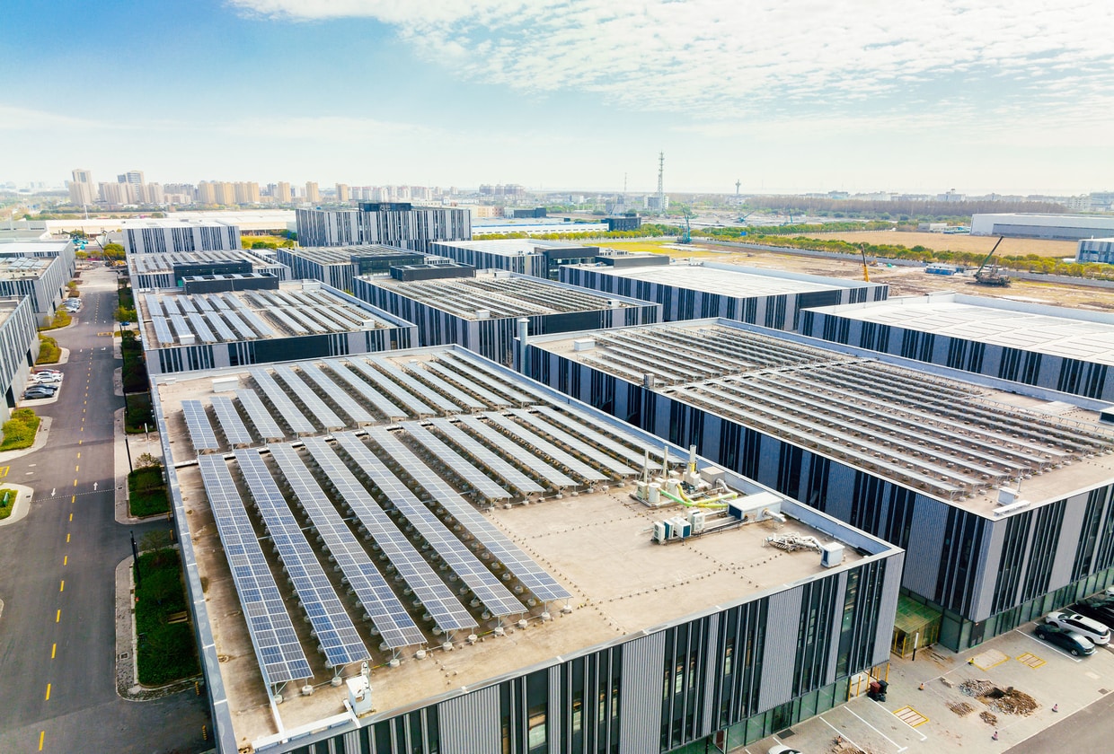 Experten Interview Photovoltaik: Lohnt sich Solarenergie für Unternehmen?
